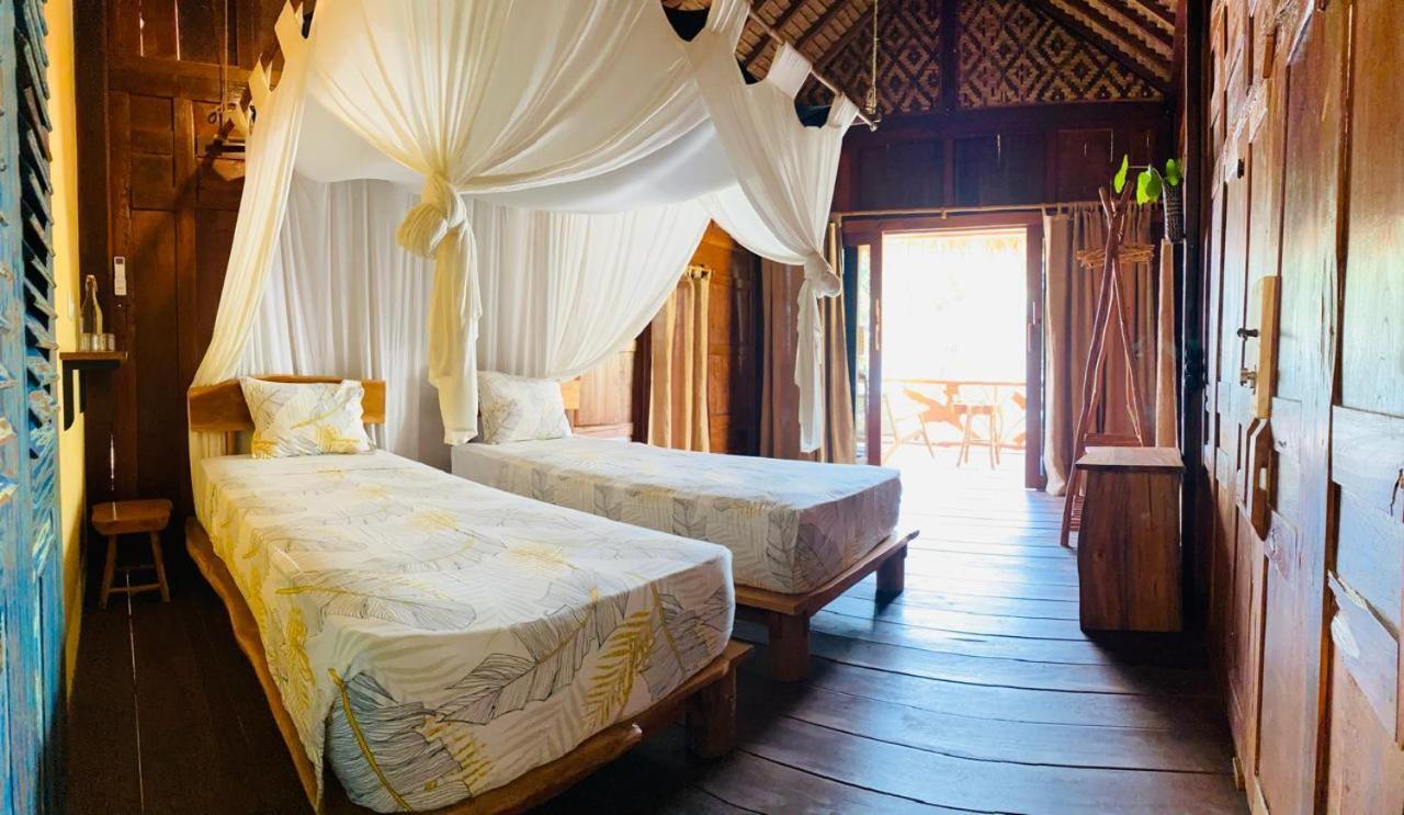 Eco Casa Hotel Karimunjawa Exterior photo